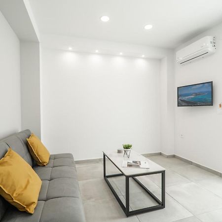 Kiani Apts كاليفيس المظهر الخارجي الصورة
