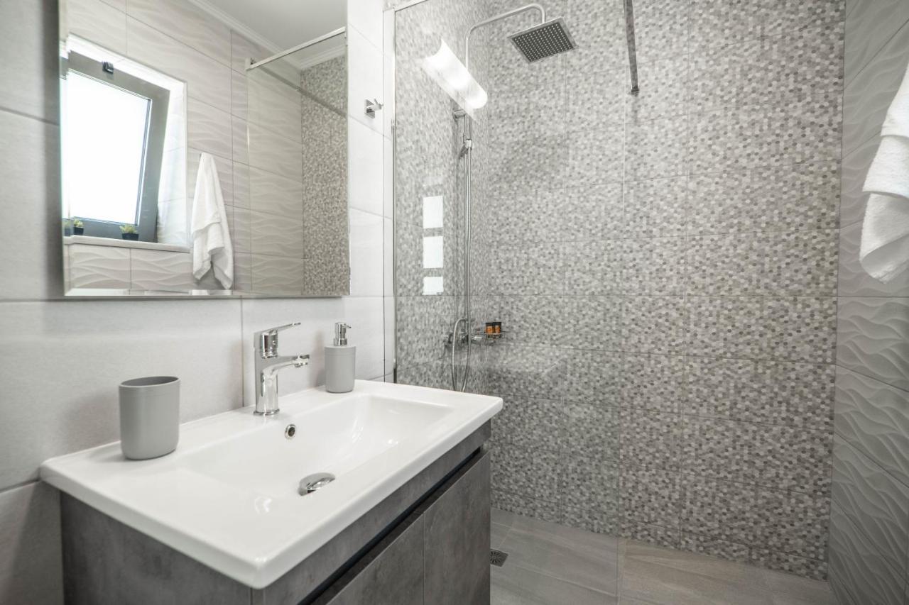 Kiani Apts كاليفيس المظهر الخارجي الصورة